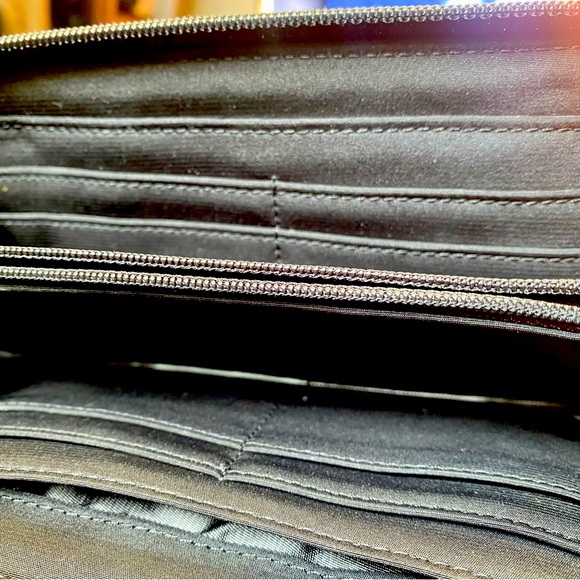 Guess Two-Fold Wallet - Picture 3 of 5